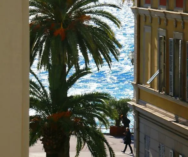 High-end Apartment, Hyper Center, Near The Beaches * Nice