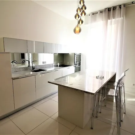 Apartment High-end Apartment, Hyper Center, Near The Beaches